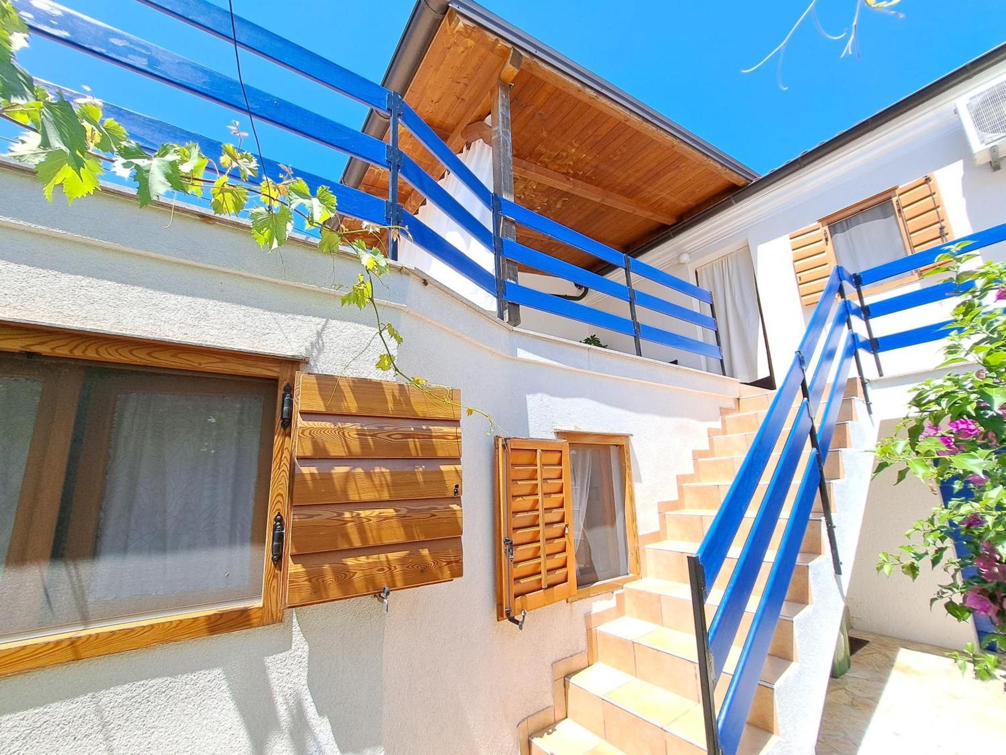 Family Apartment In Center Of Murter Exterior photo